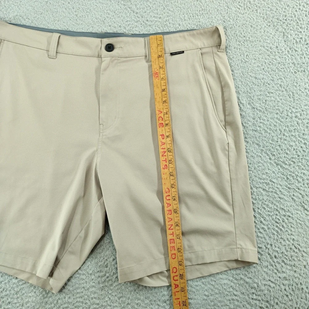 Travis Mathew Shorts Mens 38 Beige 9 Inch Stretch Chino Performance Golf Casual